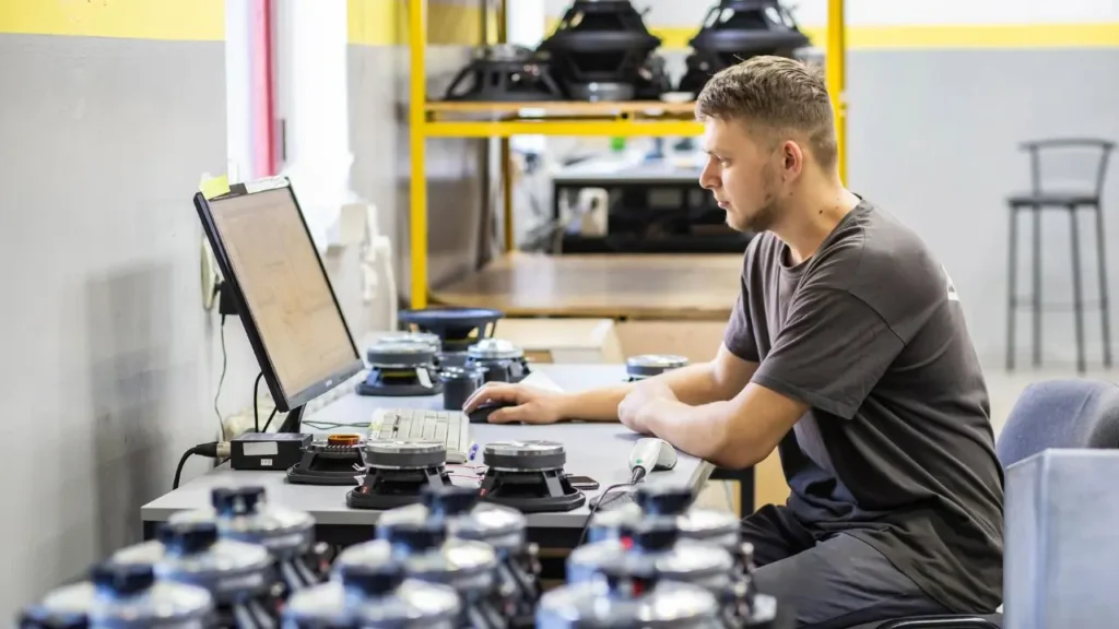 El seguro de maquinaria protege frente a daños materiales súbitos e imprevistos que afectan a máquinas